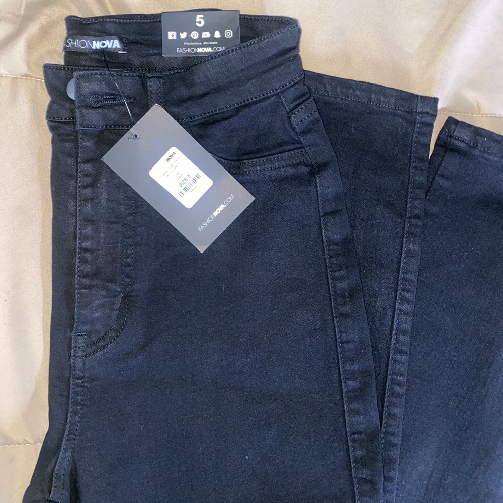 BRAND NEW FASHION NOVA SKINNY JEANS
